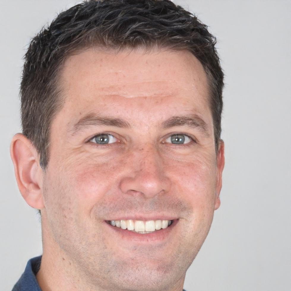 Matthias Chen, Senior Risk Analyst